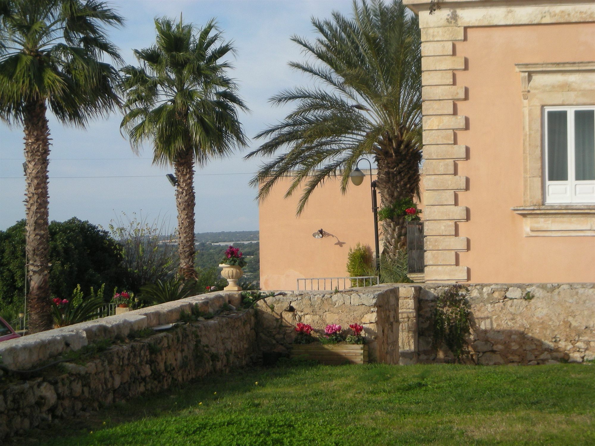 Principe Di Belmonte Hotel 4*